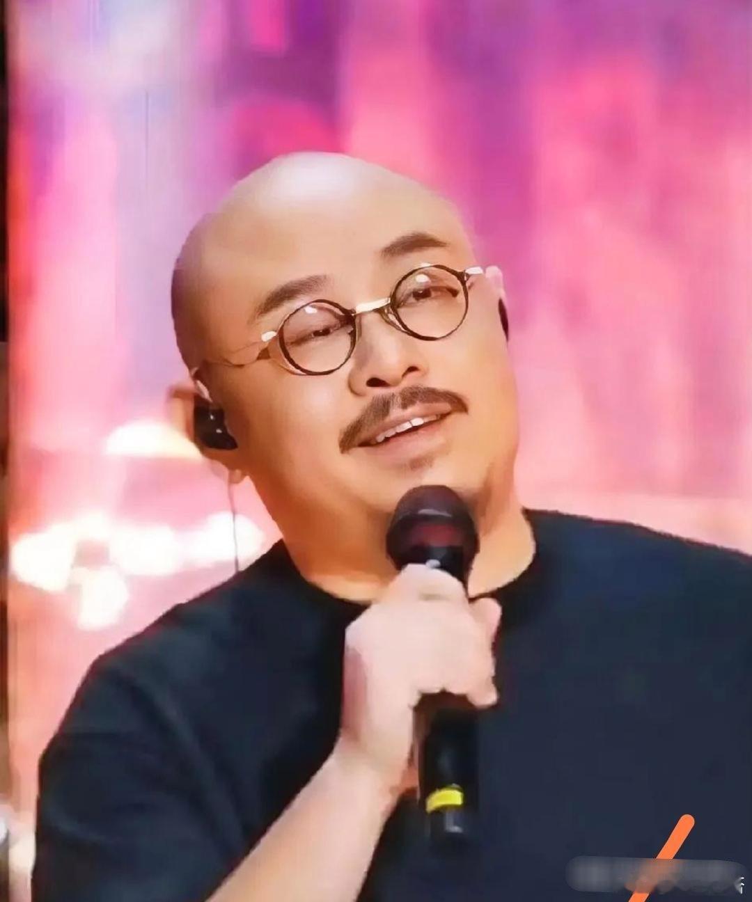 我搞不懂了，刀郎到底是一个怎么样的人？他的一个做法让我难以理解。你看看：他可以《