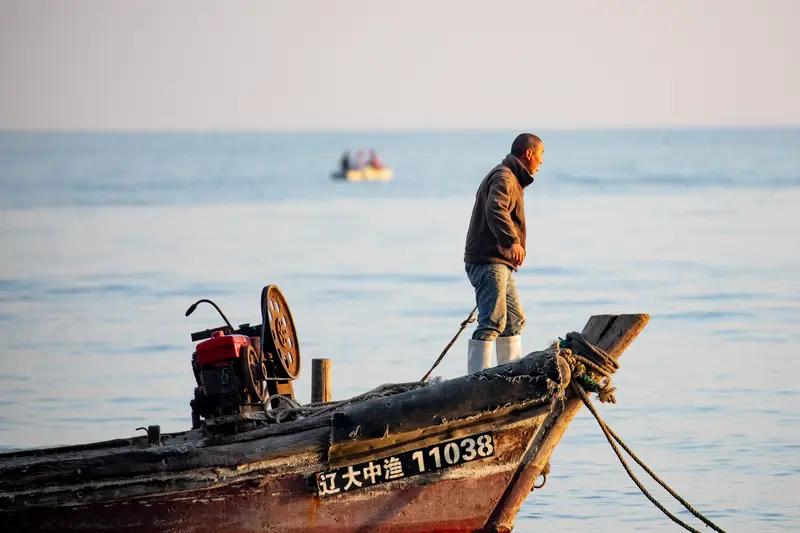 日本确实付出了代价。近日，日本首相高市早苗发表错误言论，引发海内外强烈谴责，负面