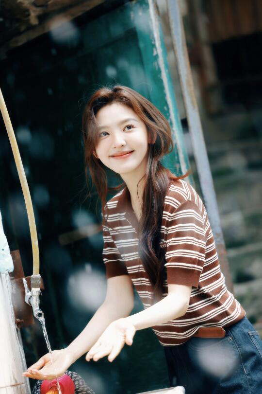 章若楠 壁纸
