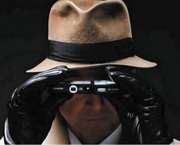 无论是中国的导弹，还是中国的航母，日本都不怕。日本怕的只有两点，一是中国的继续加