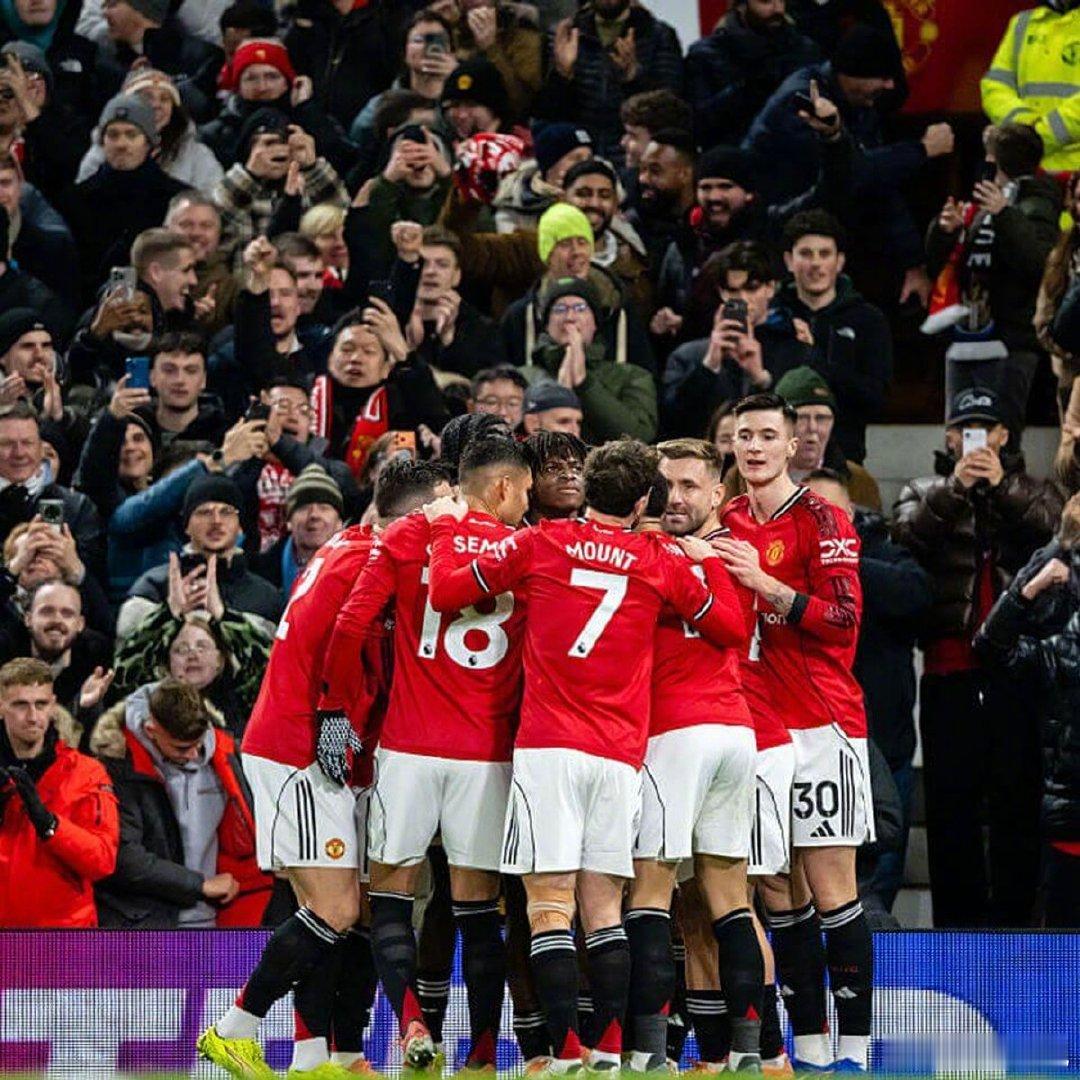 【曼联的春假】曼联因为无缘欧战和国内杯赛，共获得了24天的休息，而阿森纳和利物浦