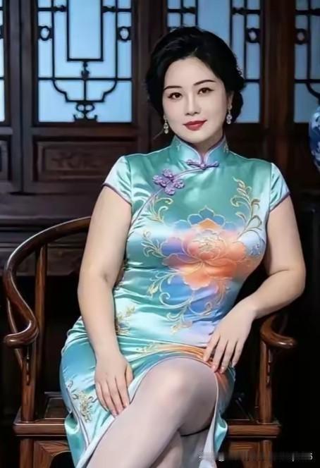成年人的世界，从来就没有“容易”二字。

我们都在各自的轨道上奔波，每个人背后都