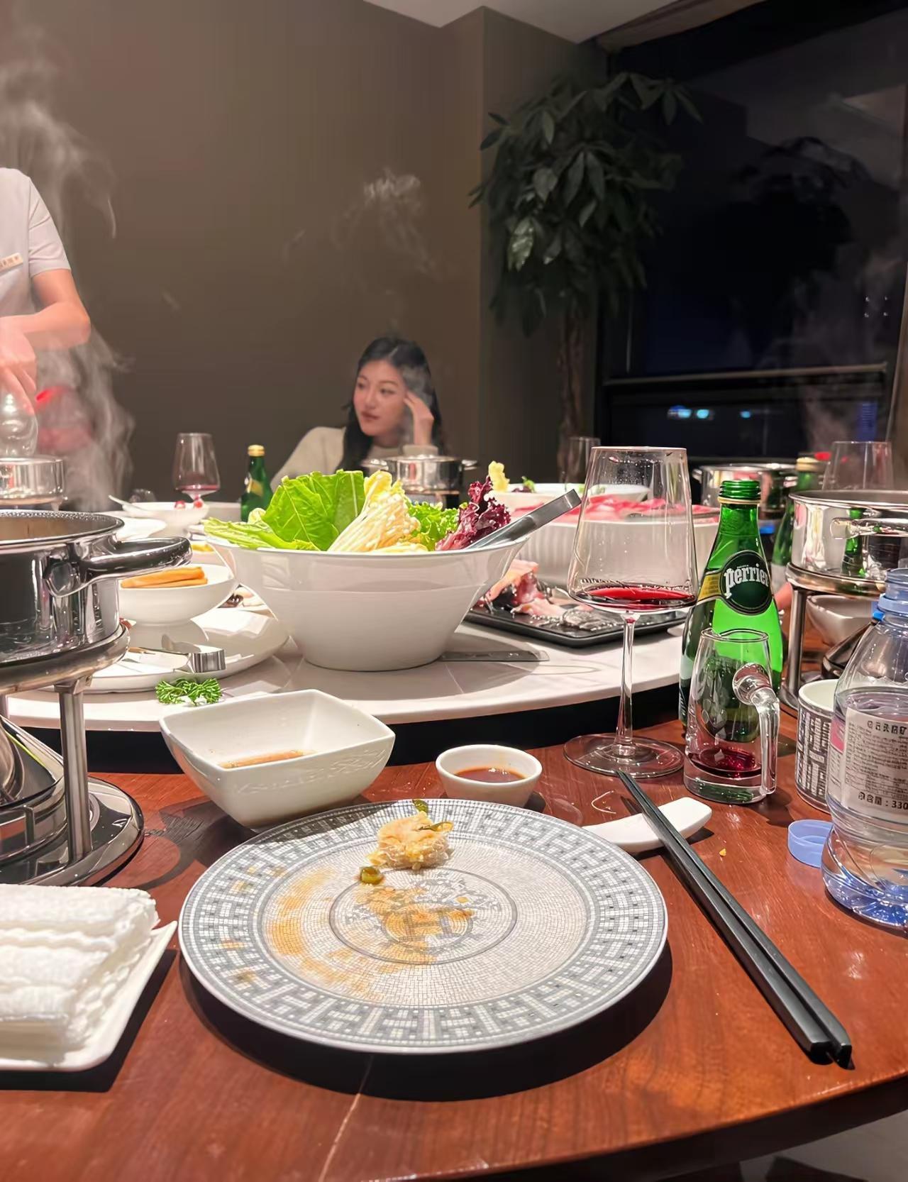 和情敌共赴一场奇妙的约会