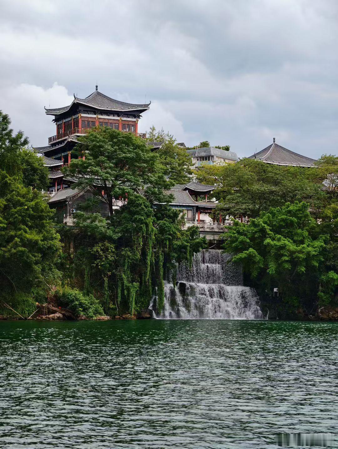 柳州地震柳州居然发生了几次小地震，最近测的一次是3.6级，大家都没事儿吧？ 