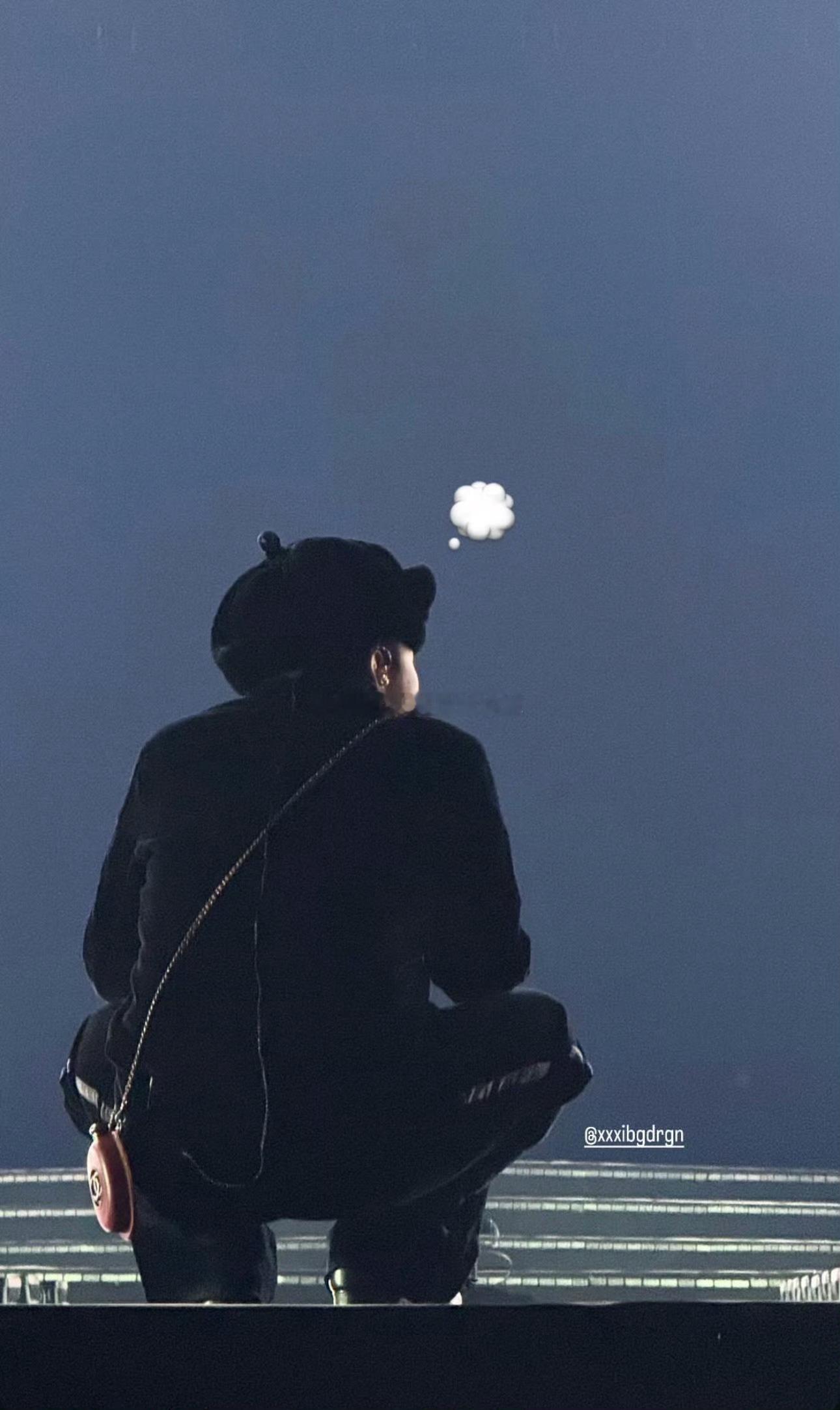 你是一只没有吃够食物不能冬眠的小熊 