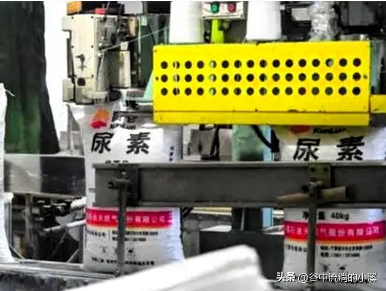 霍尔木兹海峡起风波，
最先吃到甜头的是大西北的尿素厂！
地缘局势的变化，竟让咱国