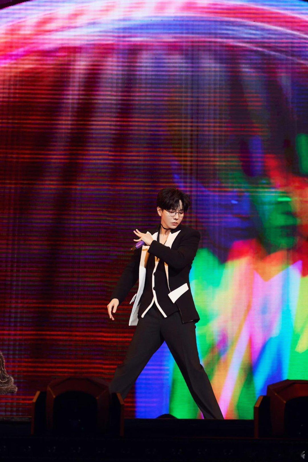 胡夏演唱会苏州收官 喊你赴苏州之约！「那些年•时光放映厅」从春夏走到冬春，终于要