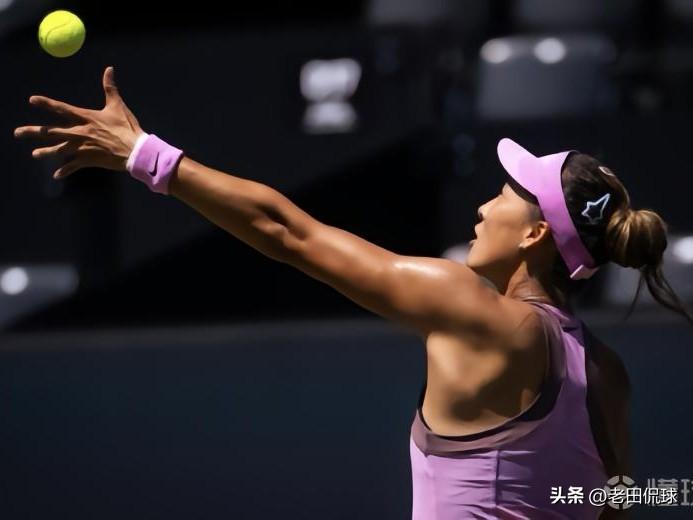 郑钦文真的已经无法专注于比赛了…WTA500巴特洪堡站1/8决赛，郑钦文1-2遭