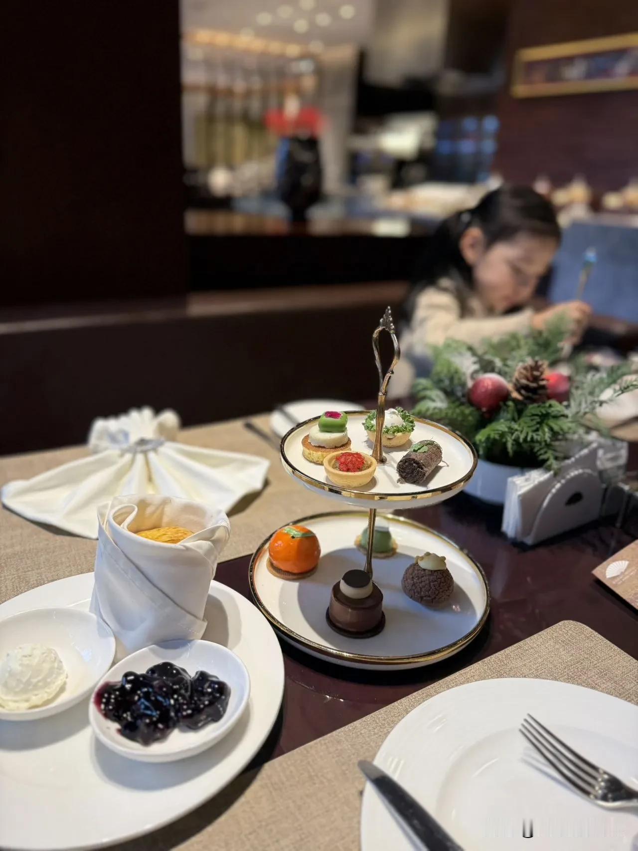 上海这家酒店的下午茶，丰富精致有味道！