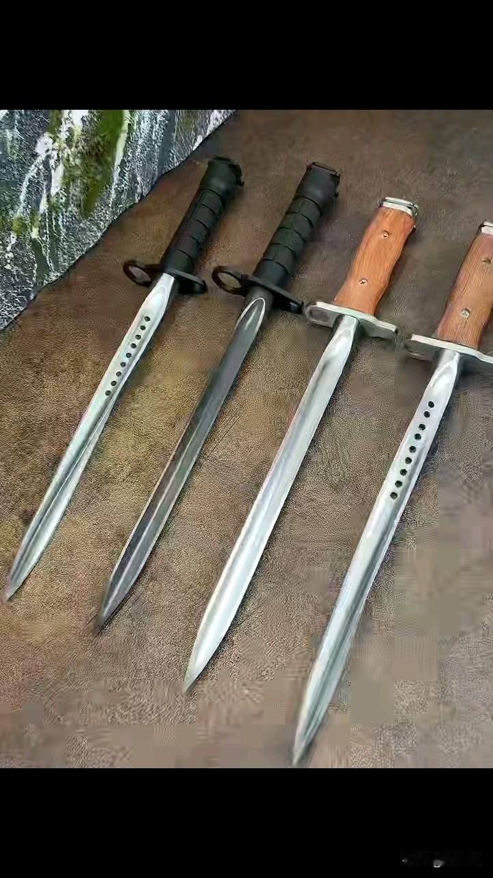 第一是结构材料向极致耐用升级，各国普遍采用高合金不锈钢作为主体材料，加厚刀脊、优