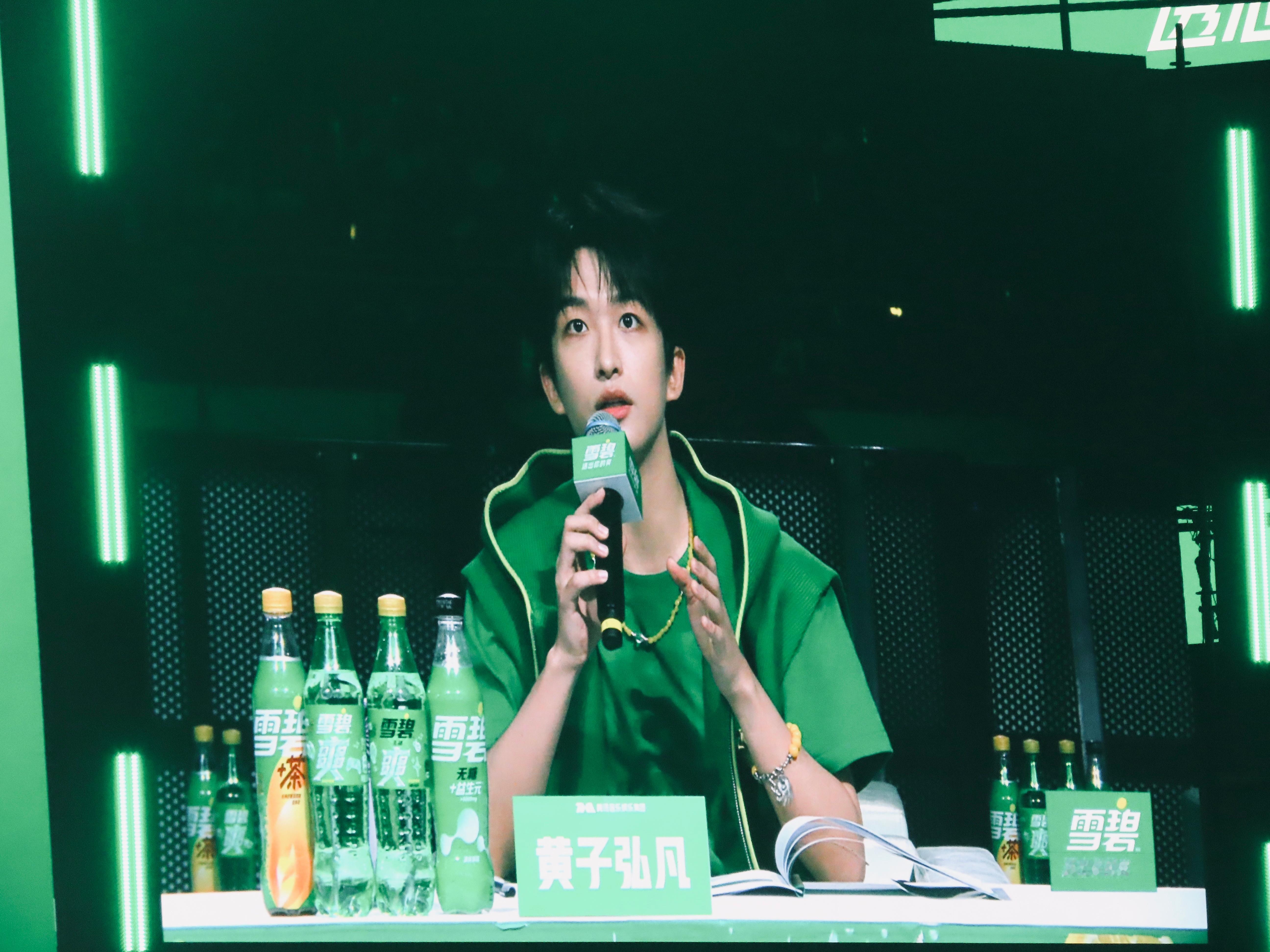 漂亮孩子持续大屏美貌 ​​​