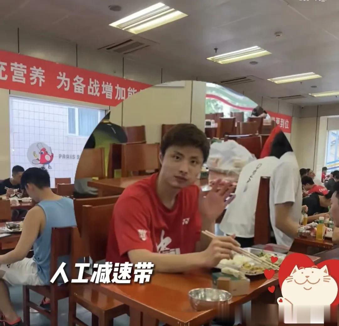 在贾一凡的vlog里，终于又看到石宇奇奇哥了[打call][打call]
奇哥吃
