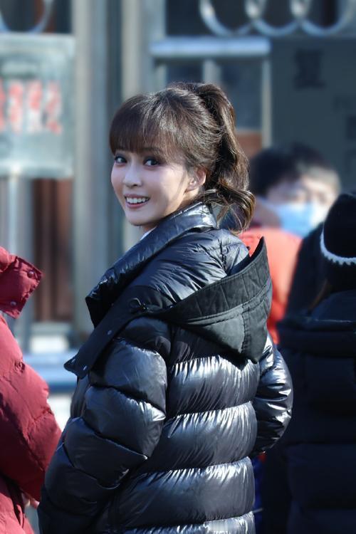 台湾演员姬天语近日受访时，深情期盼打造专属两岸的海峡春晚 。她表示，春节是中国人