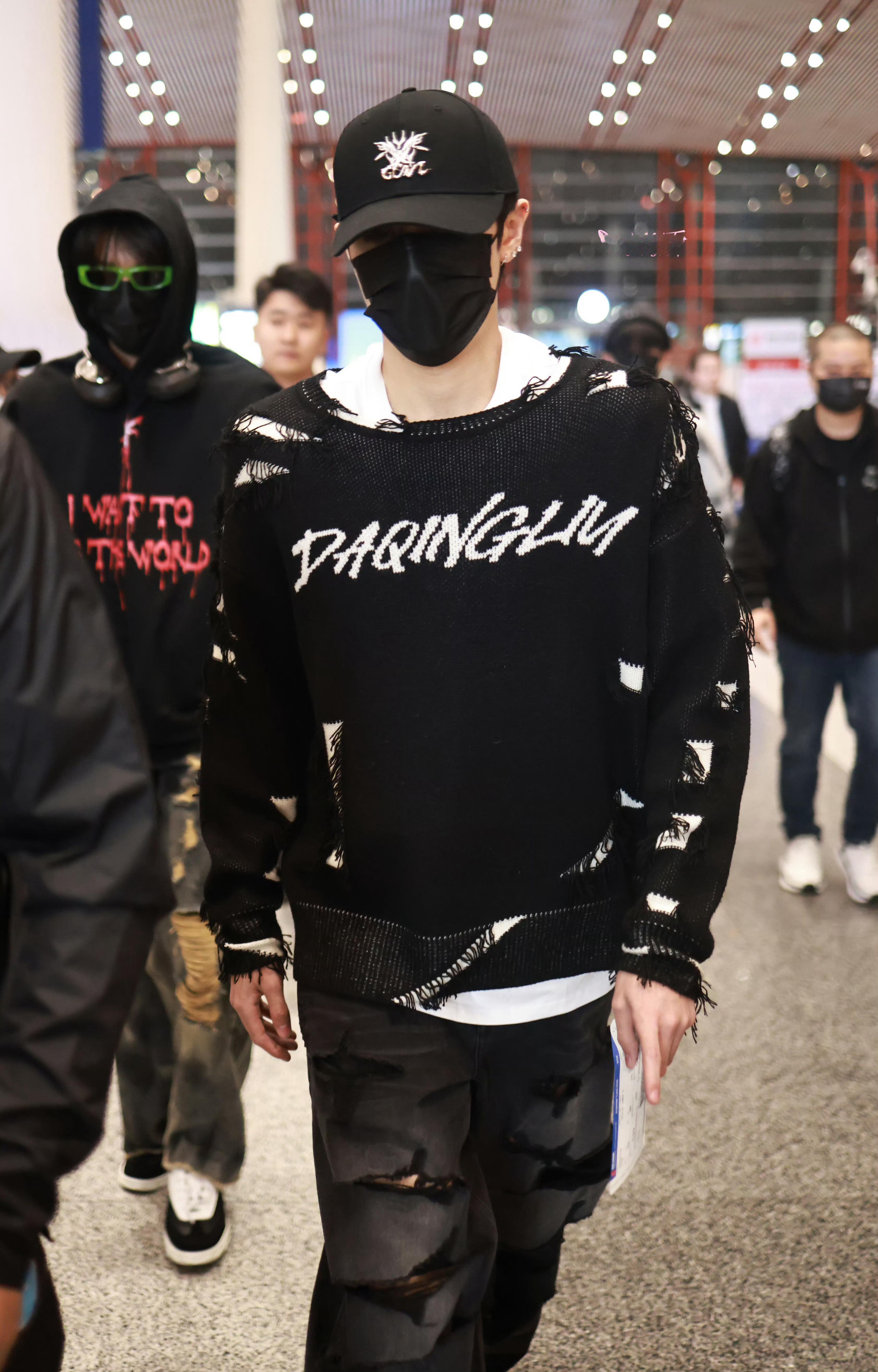 朱志鑫机场生图 起落平安🛩️ 