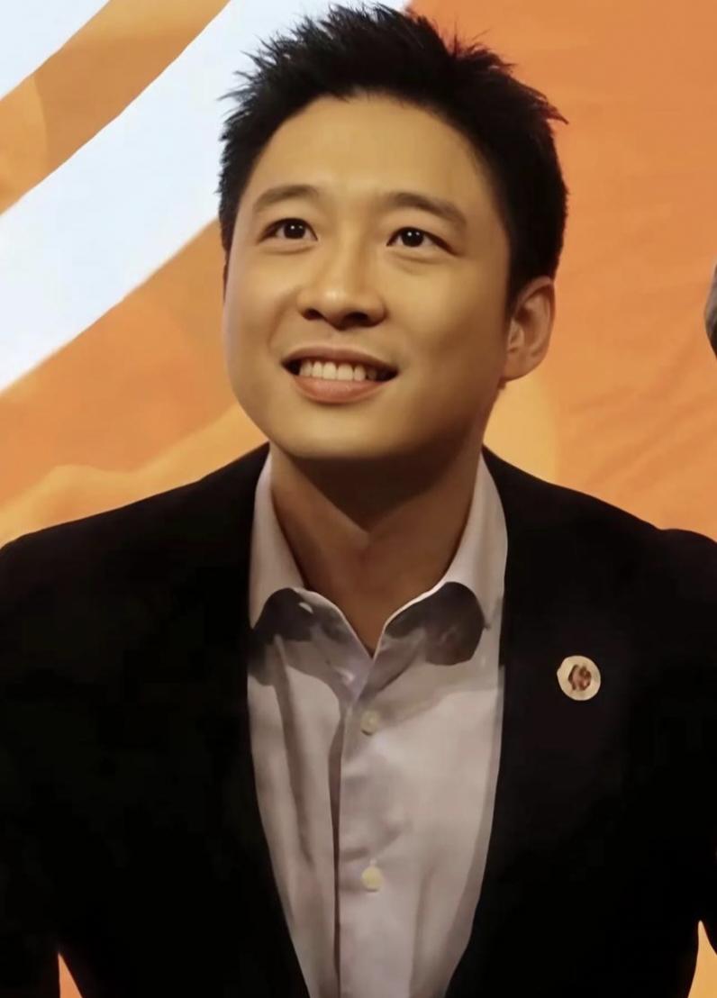 终于知道，霍启山为什么这么怕郭晶晶了。不是因为她是自己的大嫂，也不是因为她奥运冠