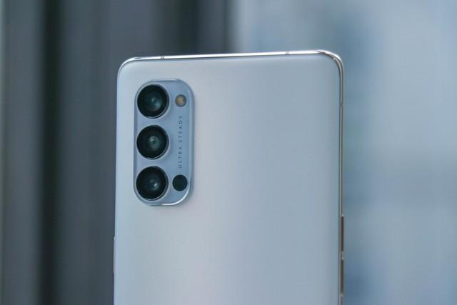 手机换新别冲动！这笔账算明白就清醒了

常有人问新机首发值不值得冲，我直说：不急