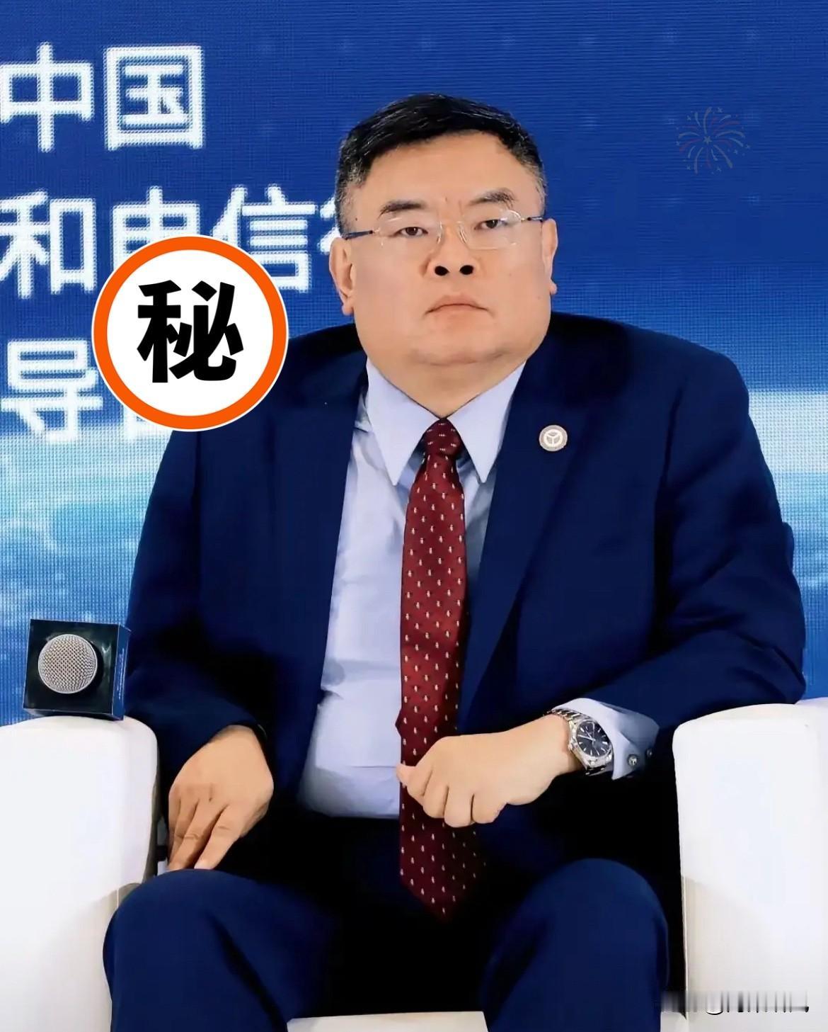 一早的新闻，

看得人后脊发凉。

管着近两万名大律师的盈科前掌门梅向荣，3月份