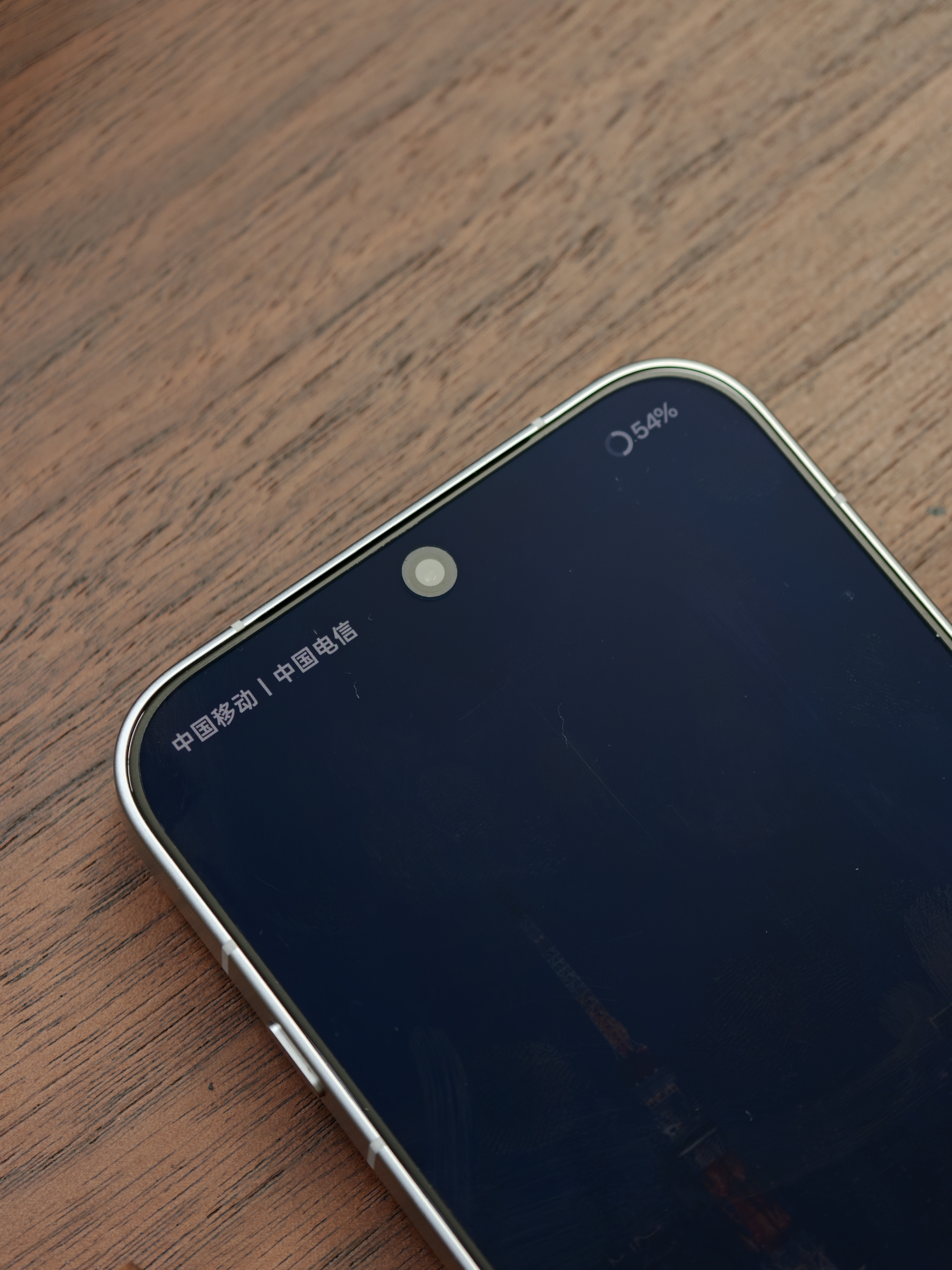OPPO Find X10 Pro Max 这个出厂预装AR贴膜好是好，但是强光