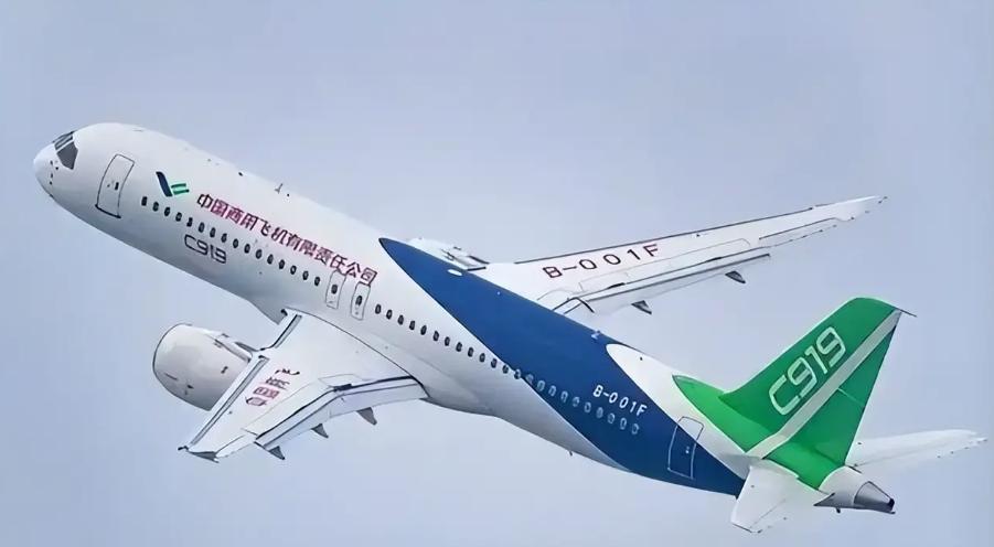 波音和空客这回算是完全看傻了眼：本以为只要欧美适航证不发，中国大飞机怎么也飞不出