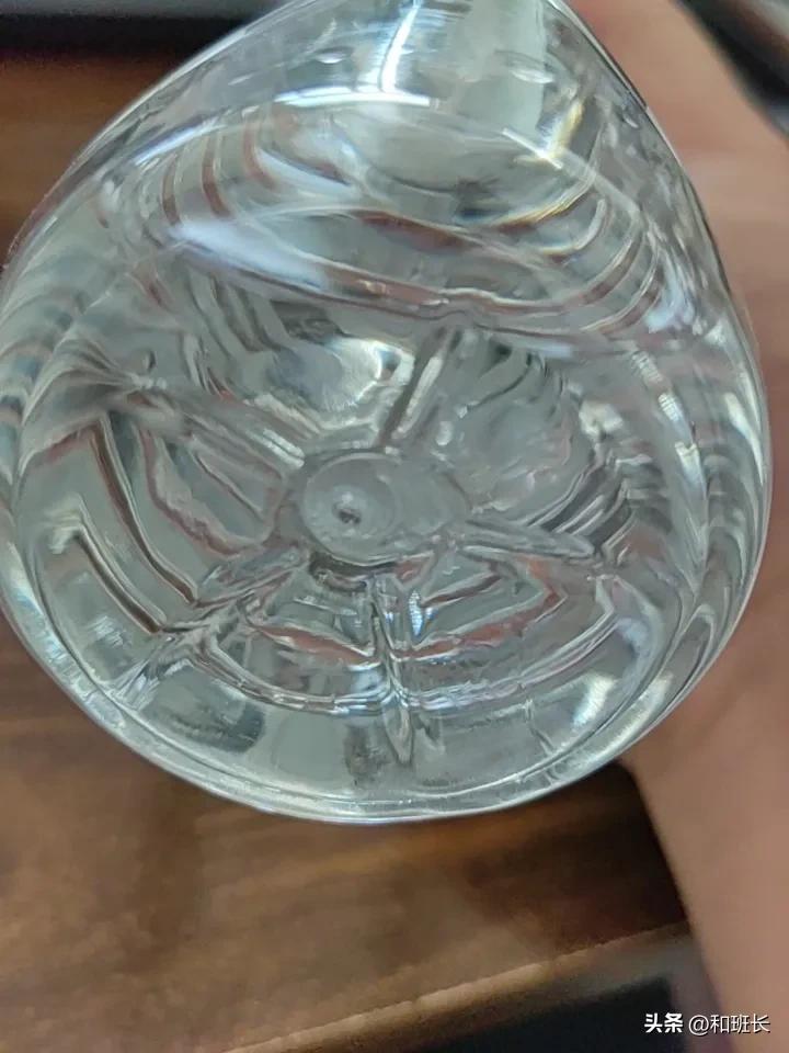 看了一个报道，说塑料瓶不敢反复使用，对人的身体有很大的危害
塑料瓶和塑料袋在我们