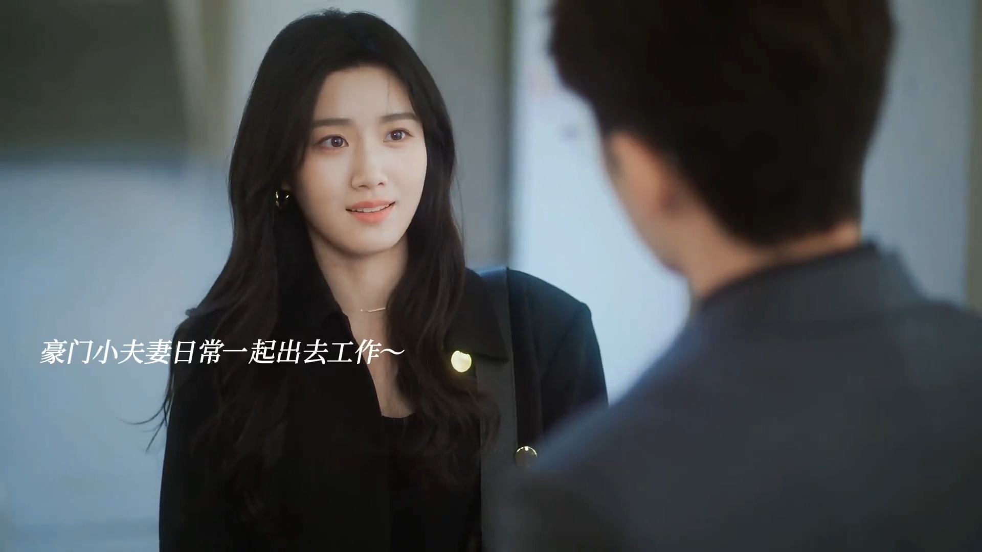 胡羞目送裴轸离开，眼神带着怜惜和不舍所有望向裴轸的眼神，难道就没有一丝触动么？能