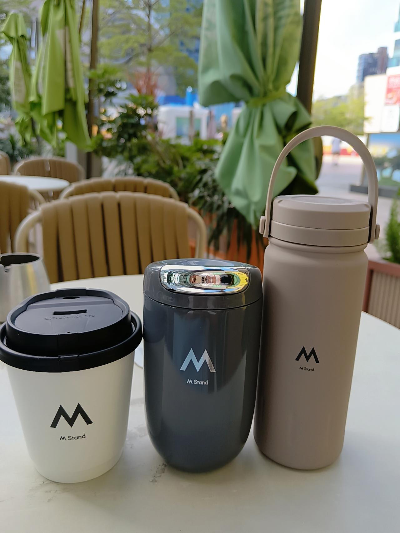 昨天喝了3杯咖啡，2杯美式，一杯柠檬芭乐冰美式。

有一杯热美式是在Manner