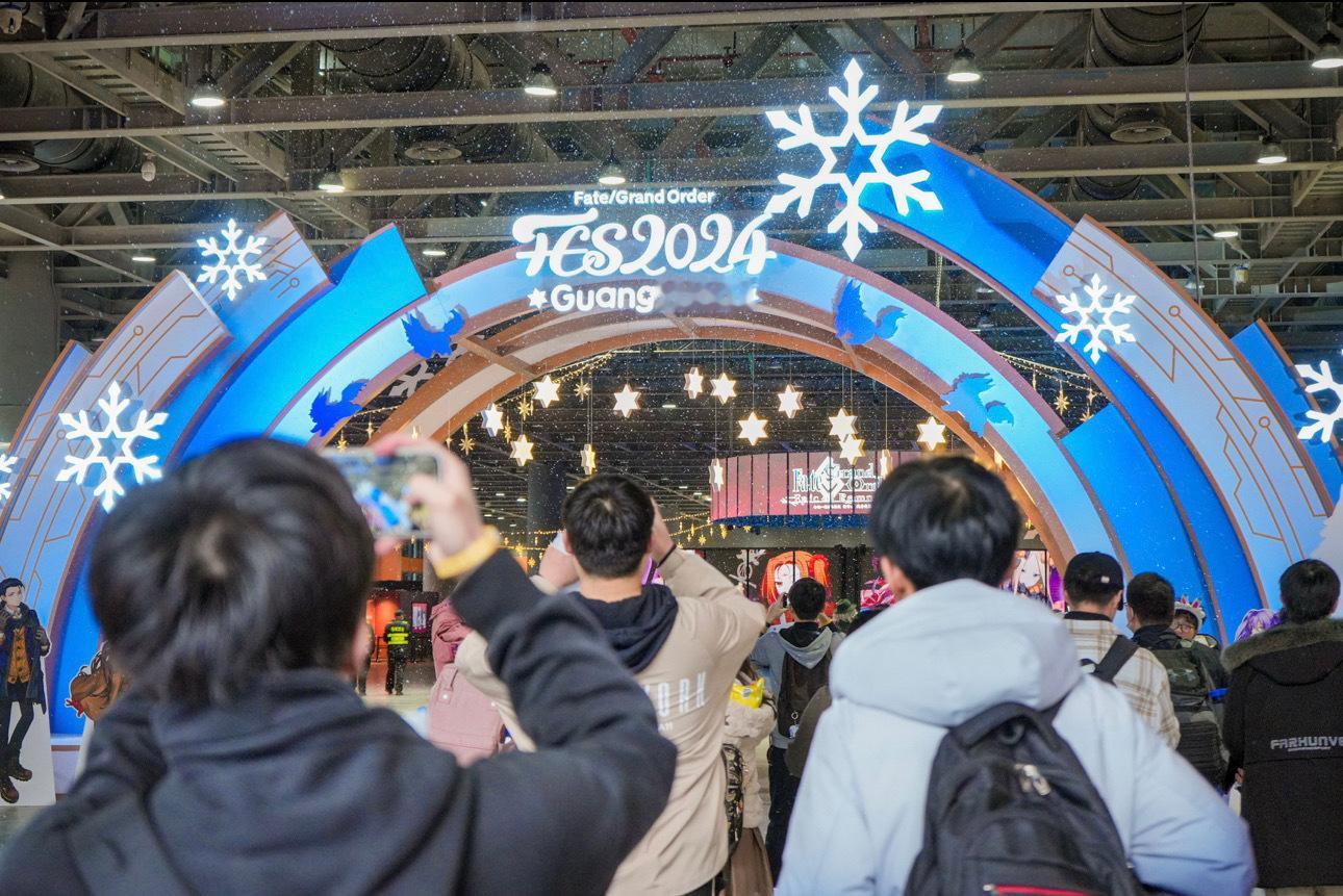 间隔数年FGO FES#终于回迦了#[憧憬]，不仅给迦人们看了广州下雪的场景，现