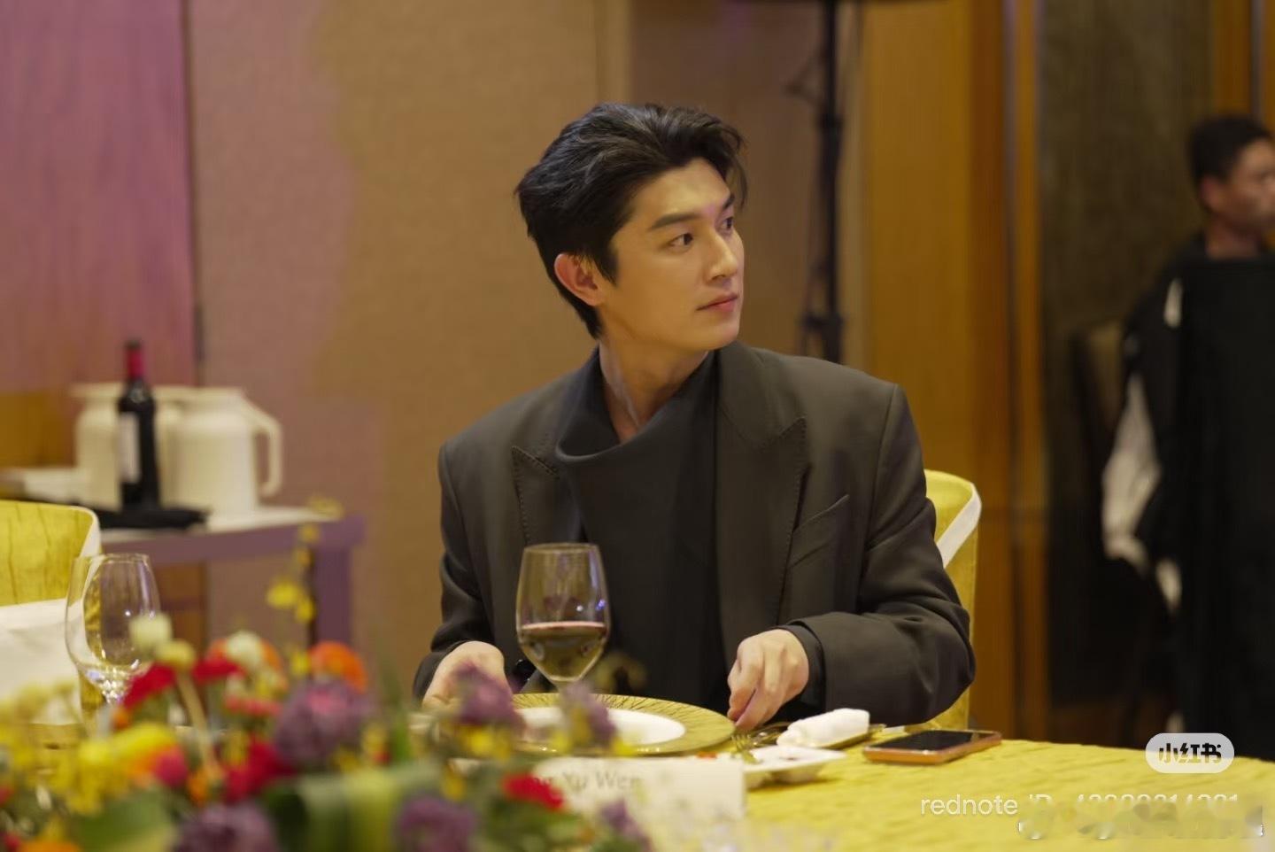 杨旭文唐犟宗全英文走向国际 从角色到本人，他都在不断突破，这次的国际亮相只是一个