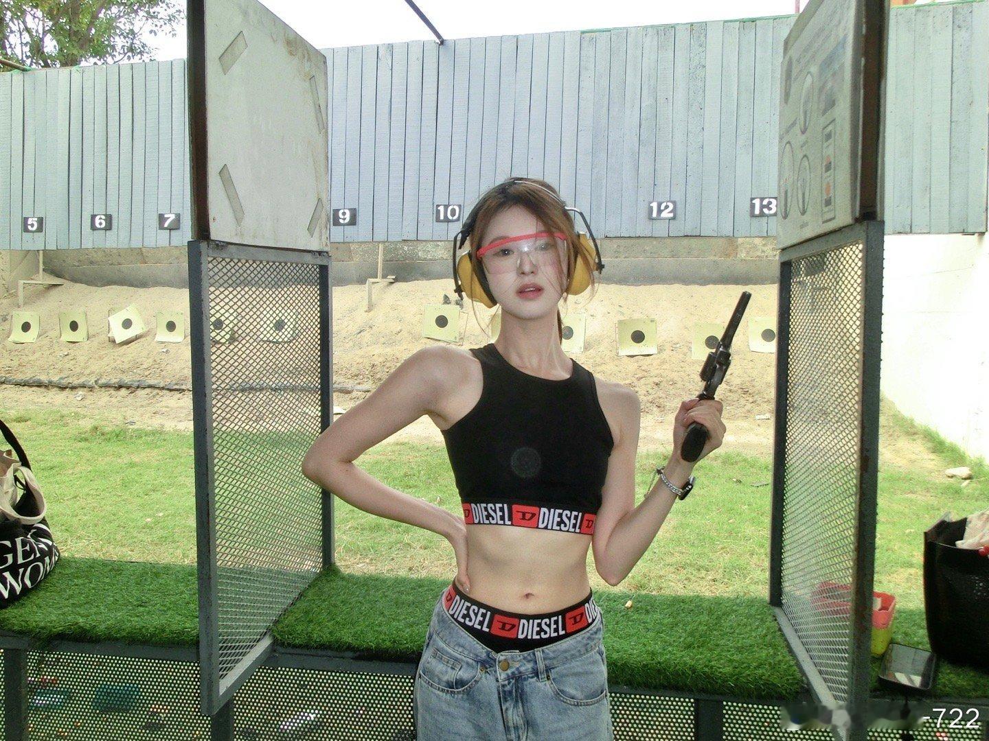 就这样在曼谷打上真枪了脆脆鲨的日记曼谷射击ootd穿搭plog今天穿什么  ​​