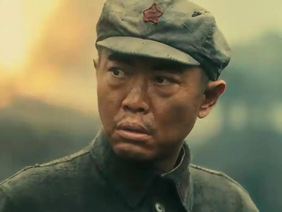 伟大的长征中这个演员一出现让人一头雾水。安装设定他是扮演彭德怀元帅的。可这也差点