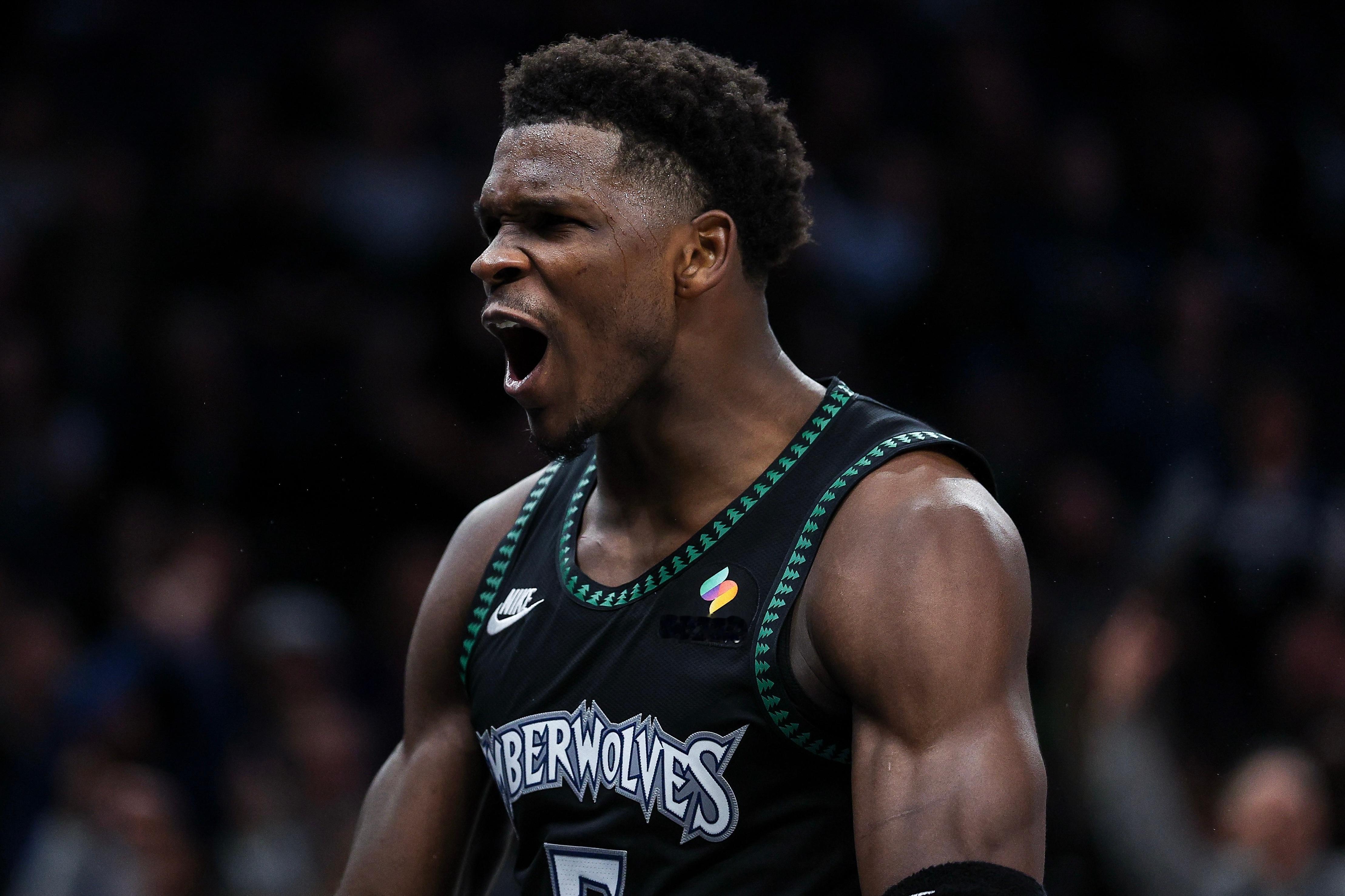 12月21日讯 明日NBA常规赛，森林狼将坐镇主场，迎战近况低迷的雄鹿。 从战绩