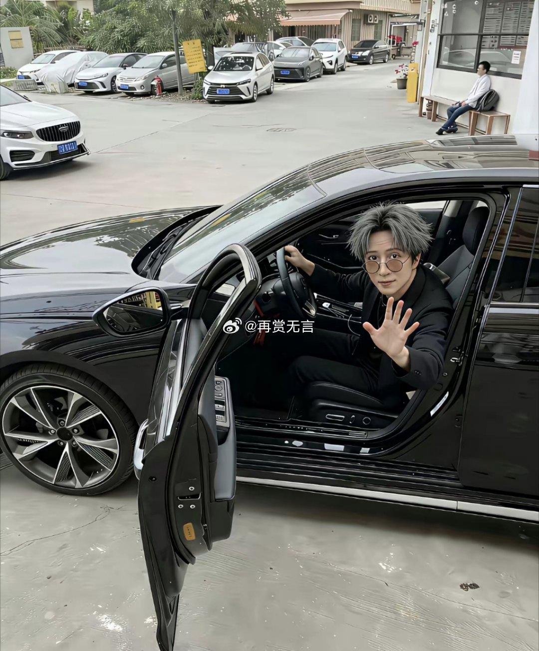 薛之谦老师这么有钱，居然开廉价本田汽车 