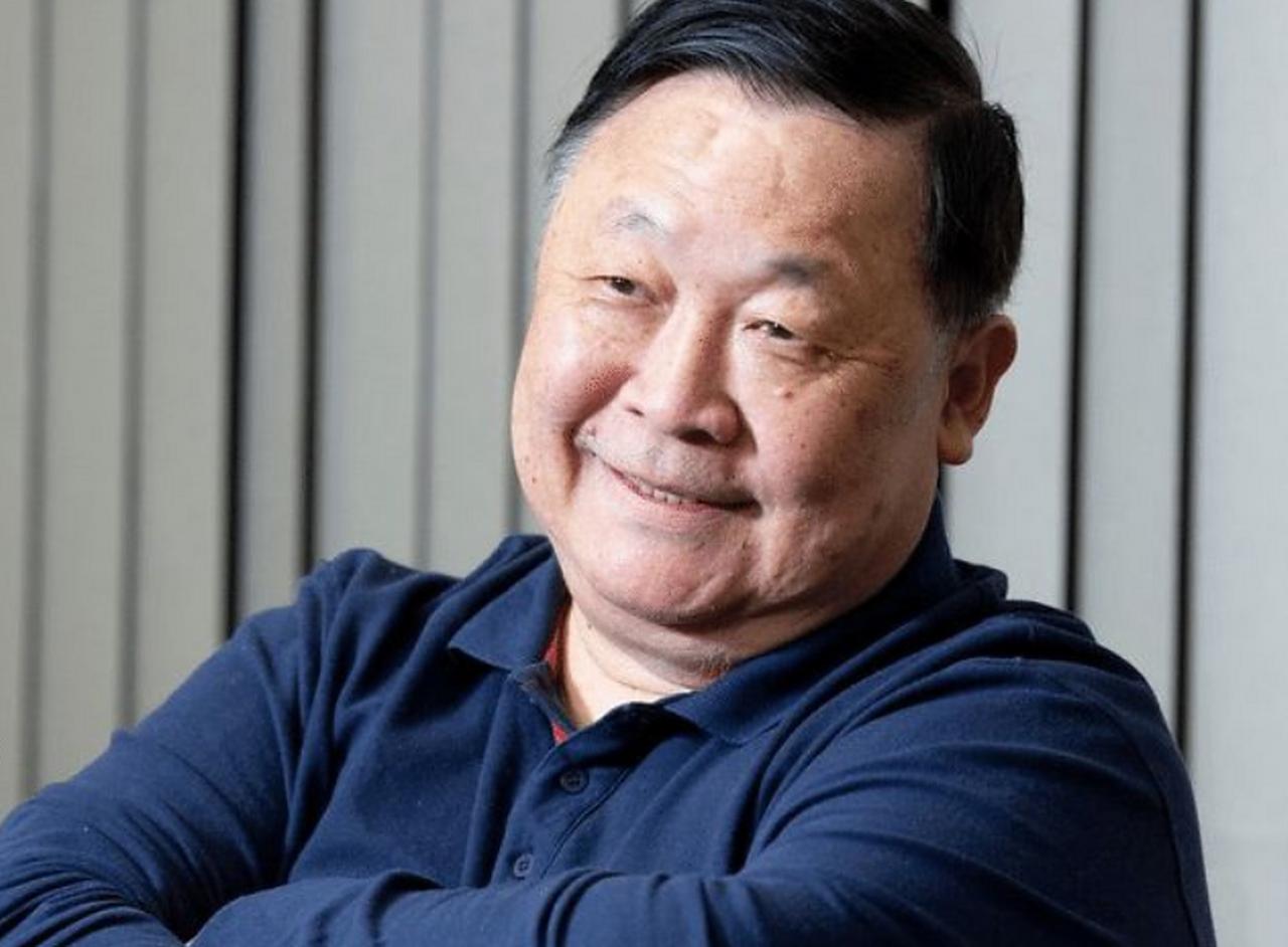 秦煌在荧幕上把老顽童周伯通演得入木三分，成为经典。可现实中，他的人生却与角色大相