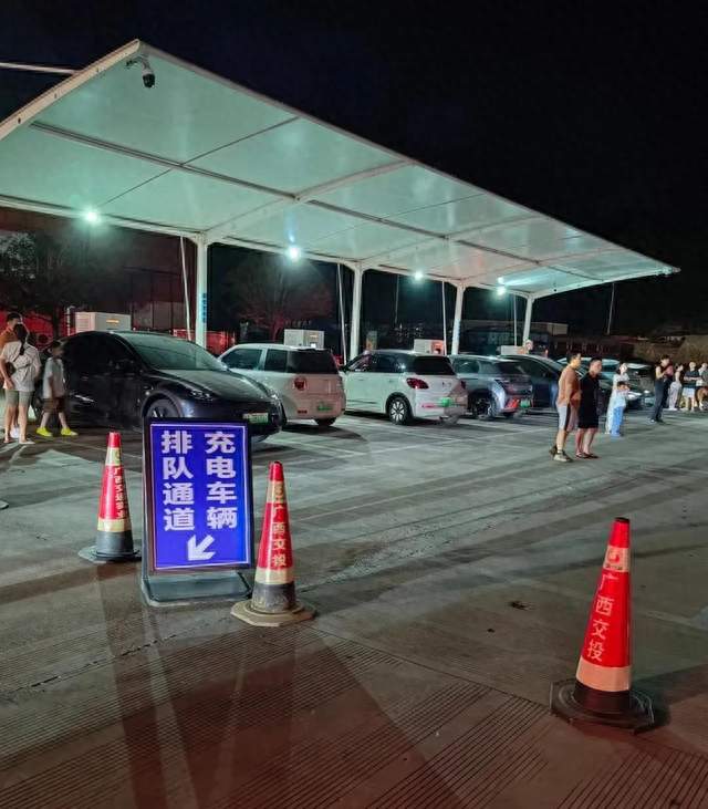 枣阳北充电取号80%引争议：200车主苦等，治堵还是治主？