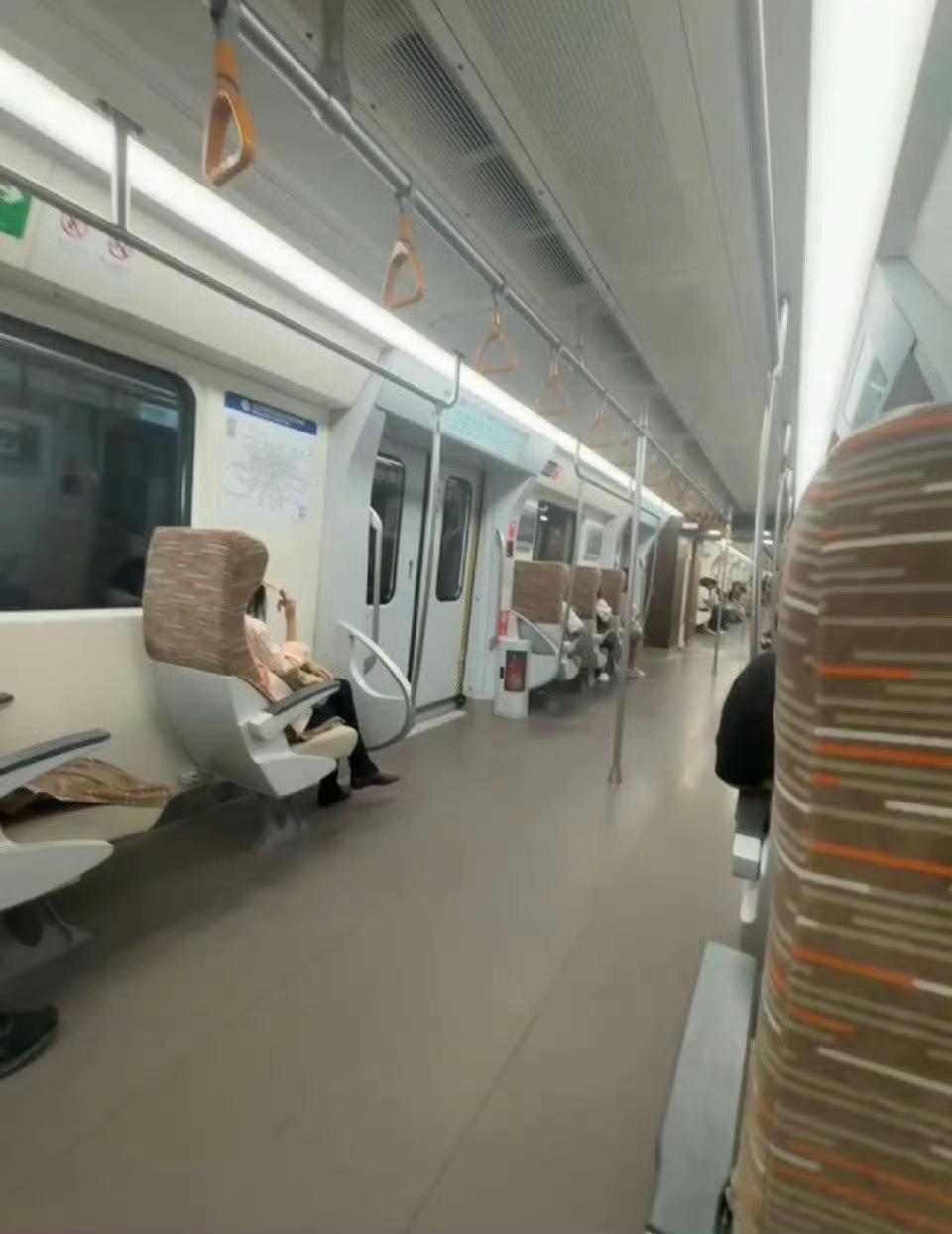 网友：北京地铁机场线外的平价商务座，你坐过吗？