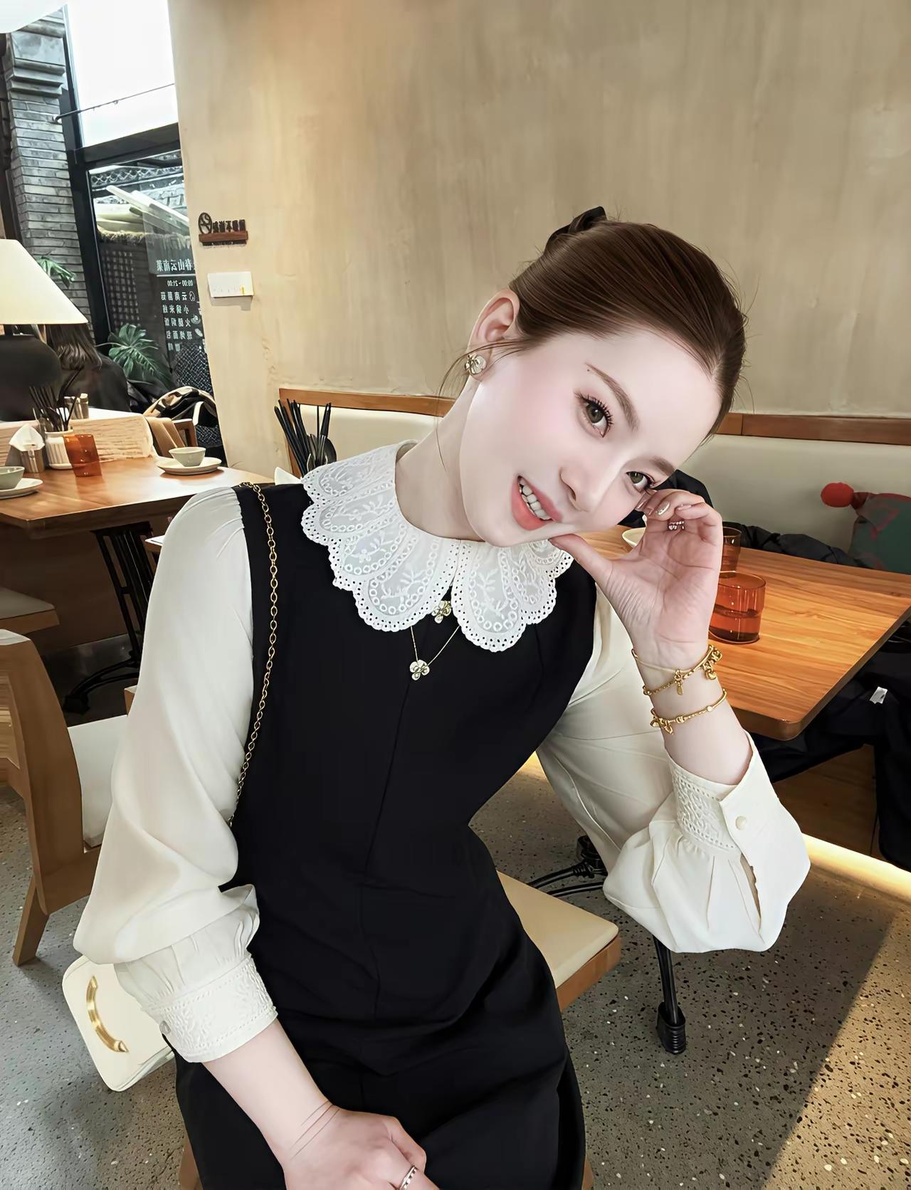 气质穿搭怎么穿才恰到好处?满脸的胶原蛋白，瓜子脸樱桃小口柳叶眉，真美。面相很好，