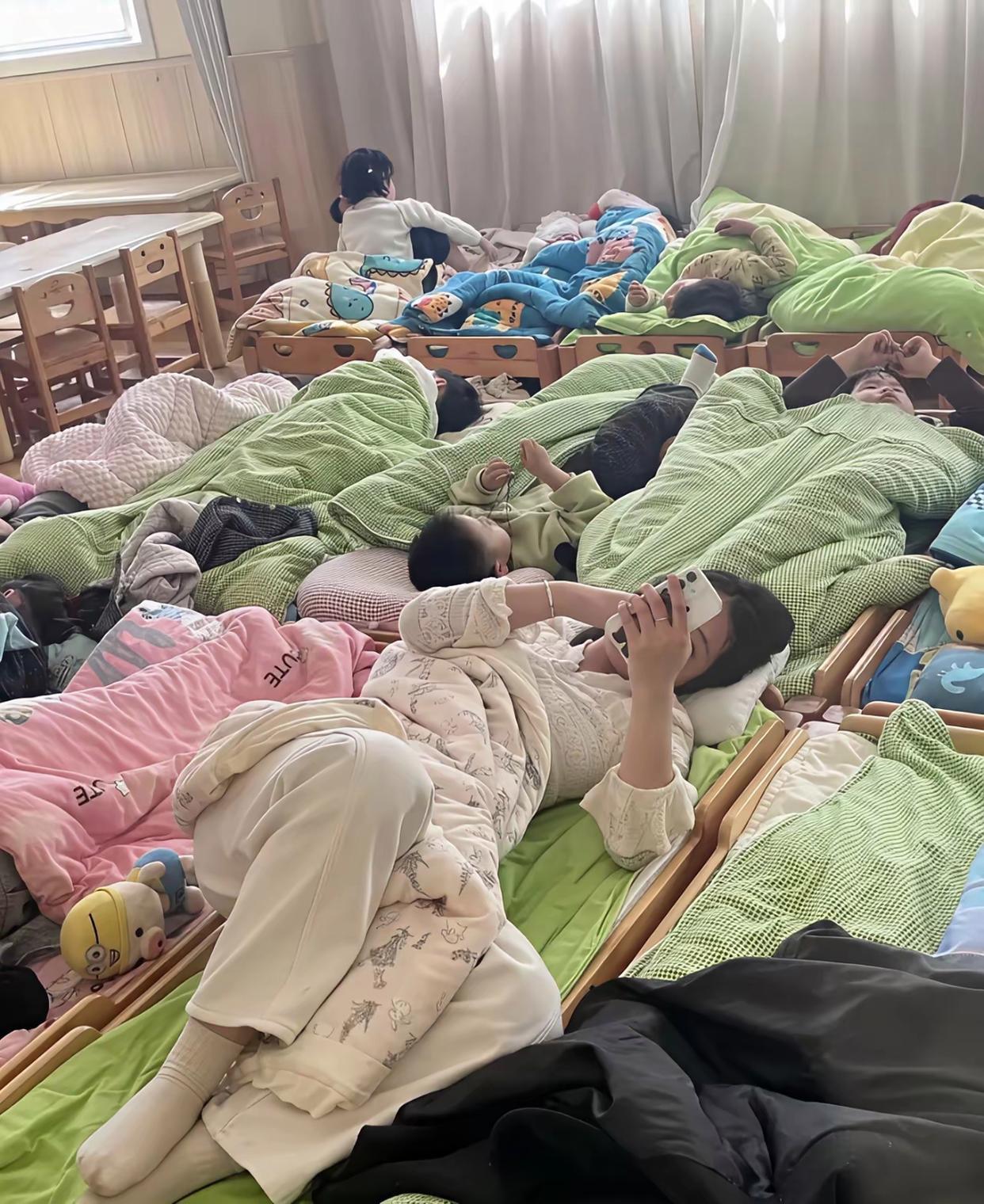 幼儿园的午休时间是这样的 