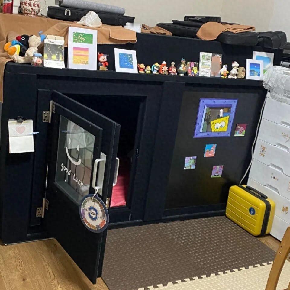 男子因噪音过敏住5年隔音舱：自己设计，已接上百个订单，宿舍专用价格3000到40