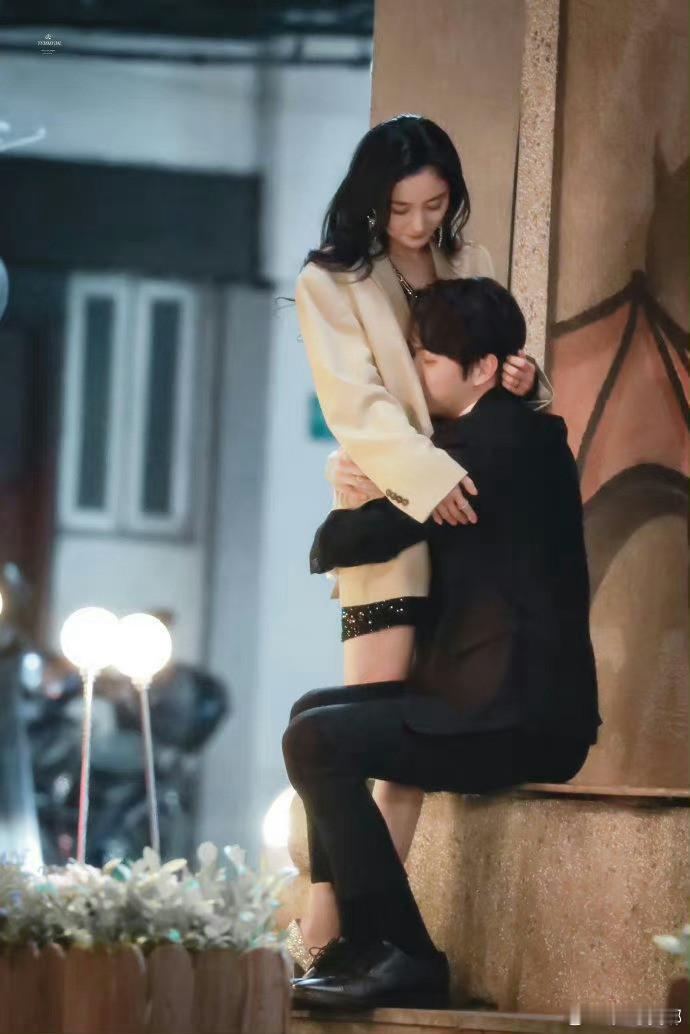 这个时候，谁不得同情杨幂一下？ ​ ​​​