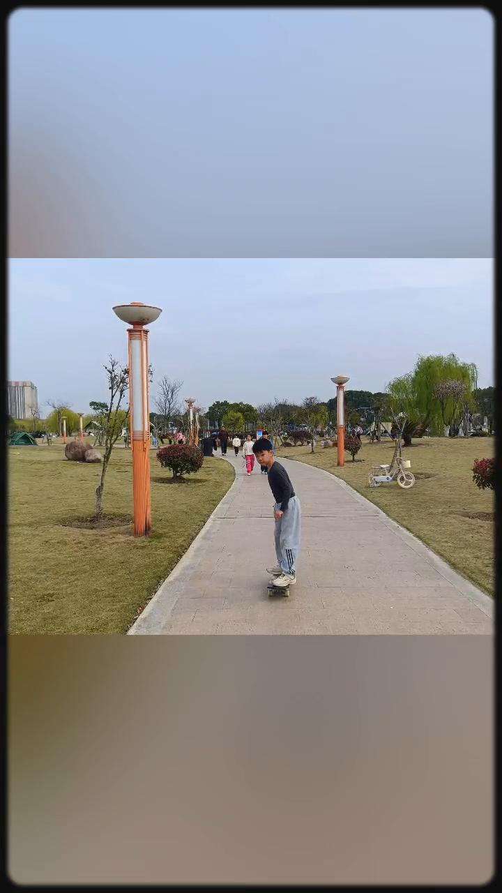 春日点歌台。
接下来为您献上春天花会开，我的爱，来玩一下吧。春天花会开，鸟儿自由