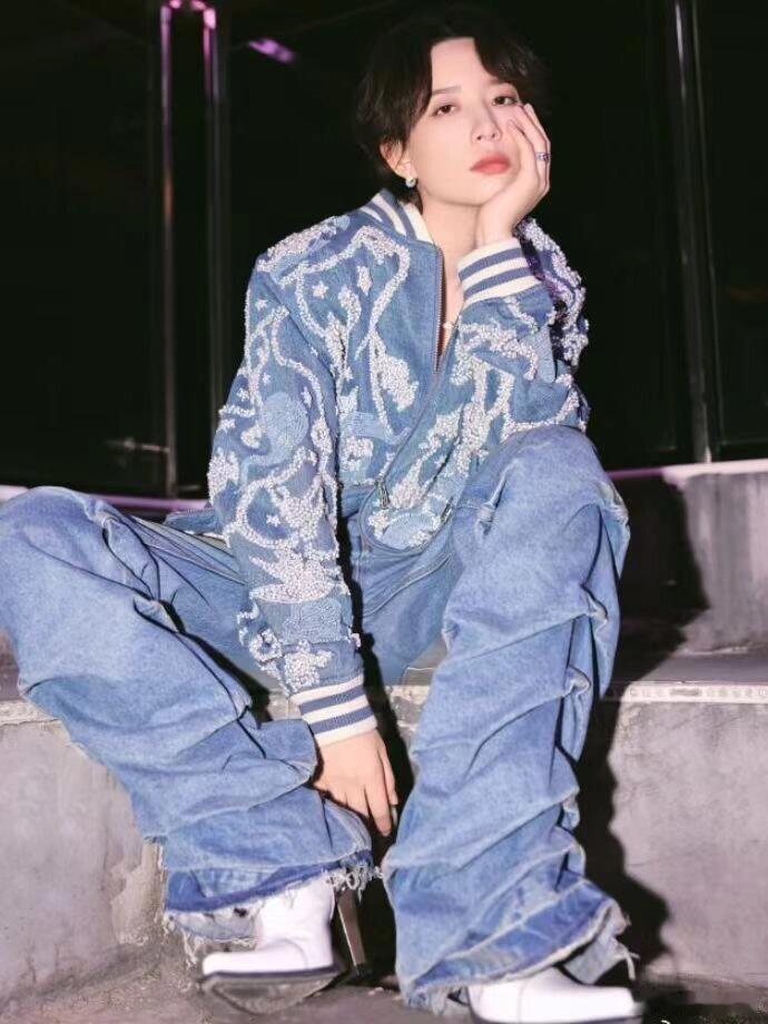 小沈阳和李斯丹妮的同款造型，打破常规，酷帅难挡！看 小沈阳李斯丹妮穿了同一件衣服