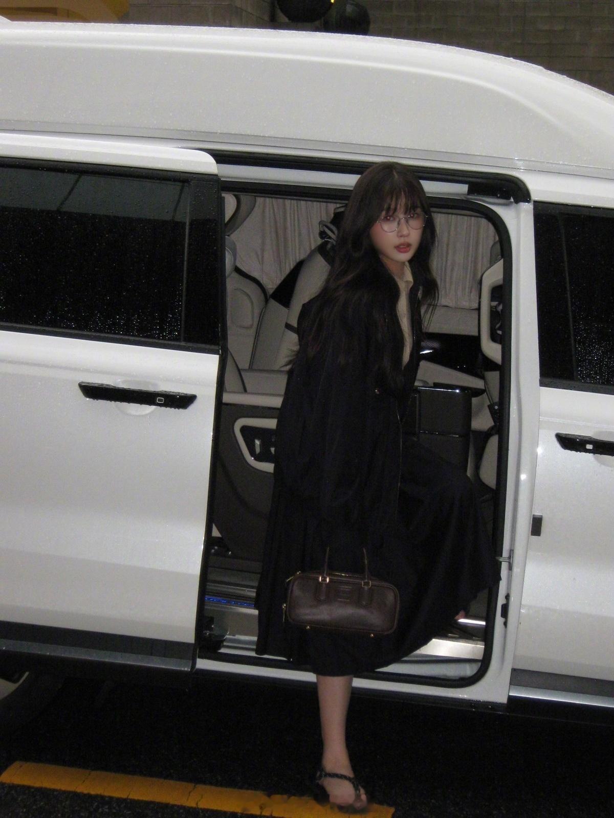 虞书欣少女穿搭 