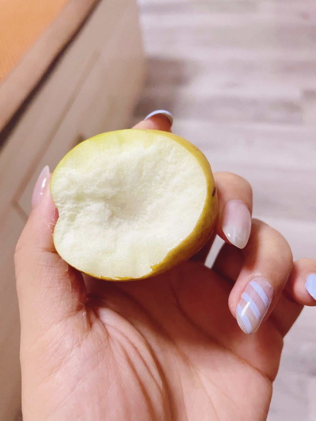 校园v计划日常大学生喜爱内容共创计划 今日份饮食 四个鸡腿 两片面包🍞 两个枣