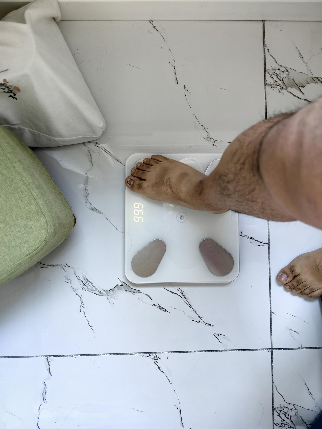 99.9今年最小体重。[烟花][烟花][烟花]