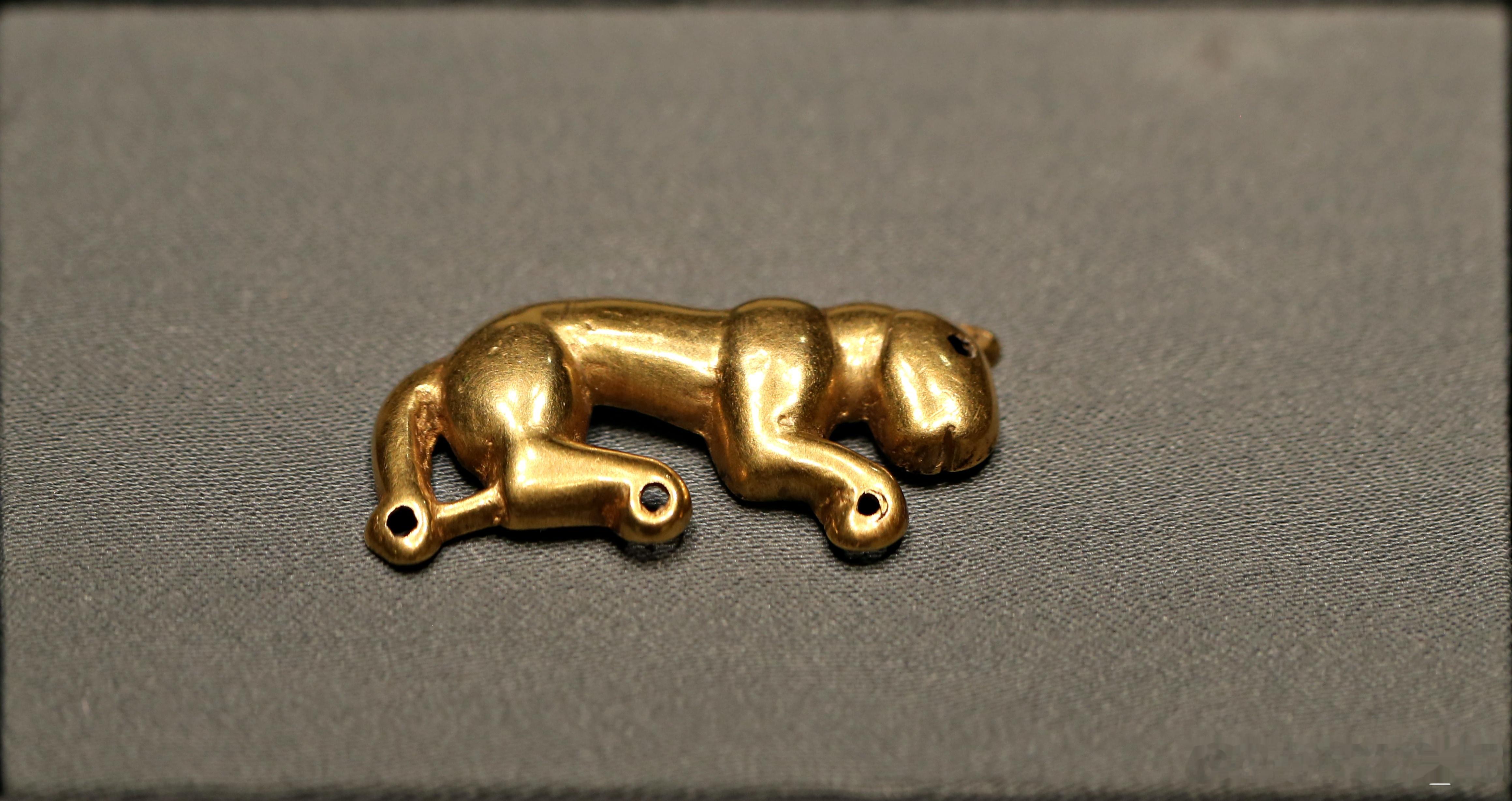 延庆军都山玉皇庙出土春秋时期金饰，首都博物馆展出。 ​​​