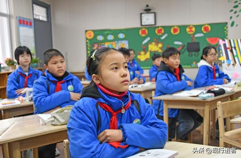 教育公平是社会公平的重要基石，探索延长义务教育年限正是对这一理念的生动实践。这项