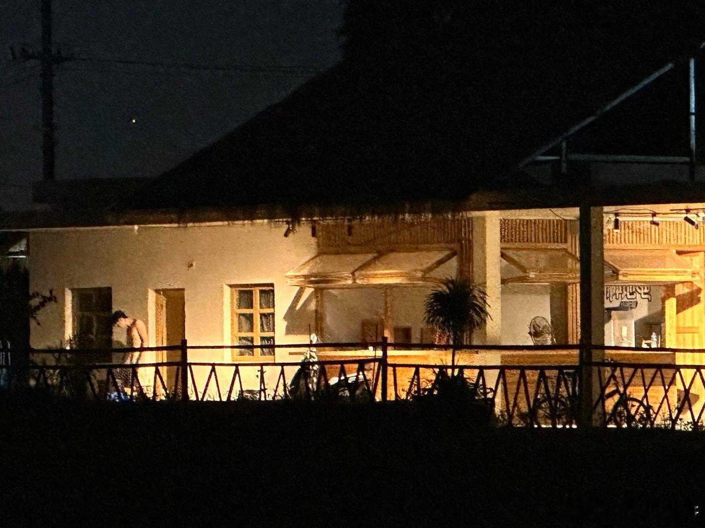 后知后觉才发现这是陈少熙还是光膀子版的。。拍摄于2023年8月27日十个勤天  