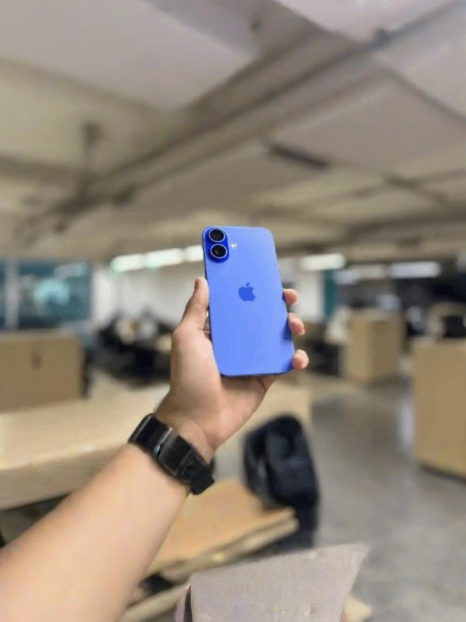 苹果命名杀疯了！iOS秒变26，iPhone要穿越？
🔥WWDC前夜突发大地震
