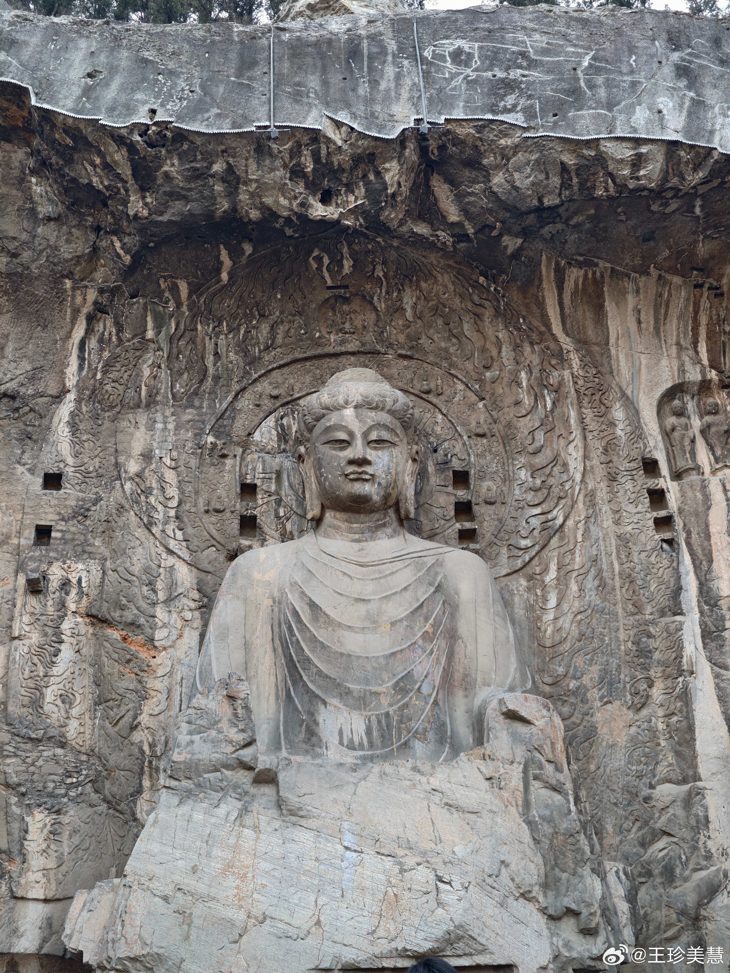 建议短视频凌晨1点至5点深夜静默你能每天准时5点下班七点吃饭十点上床睡觉但我们这