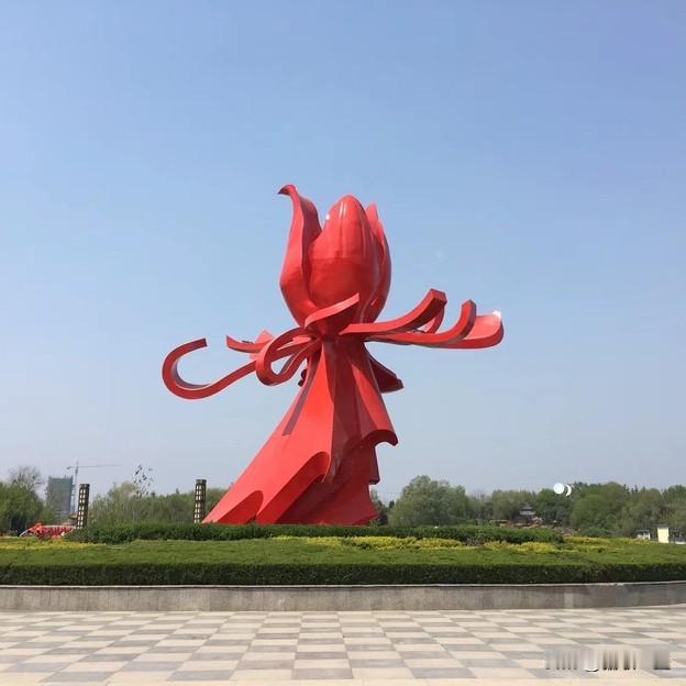 菏泽五大牡丹园

菏泽的牡丹园各有特色，“五大”排名，根据规模、特色和口碑，为你